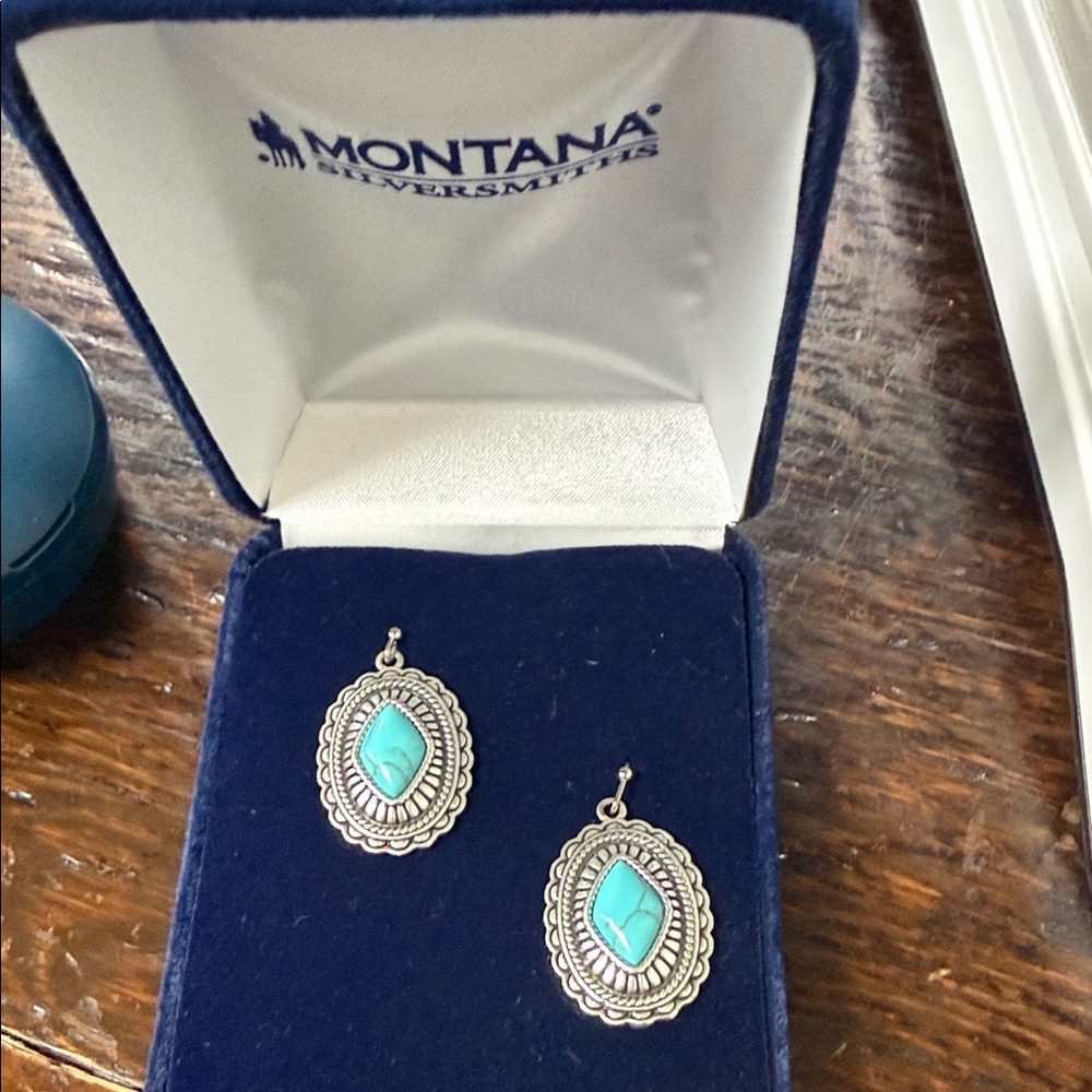 Montana Silversmiths Silver and Turquoise Oval Drop Earrings